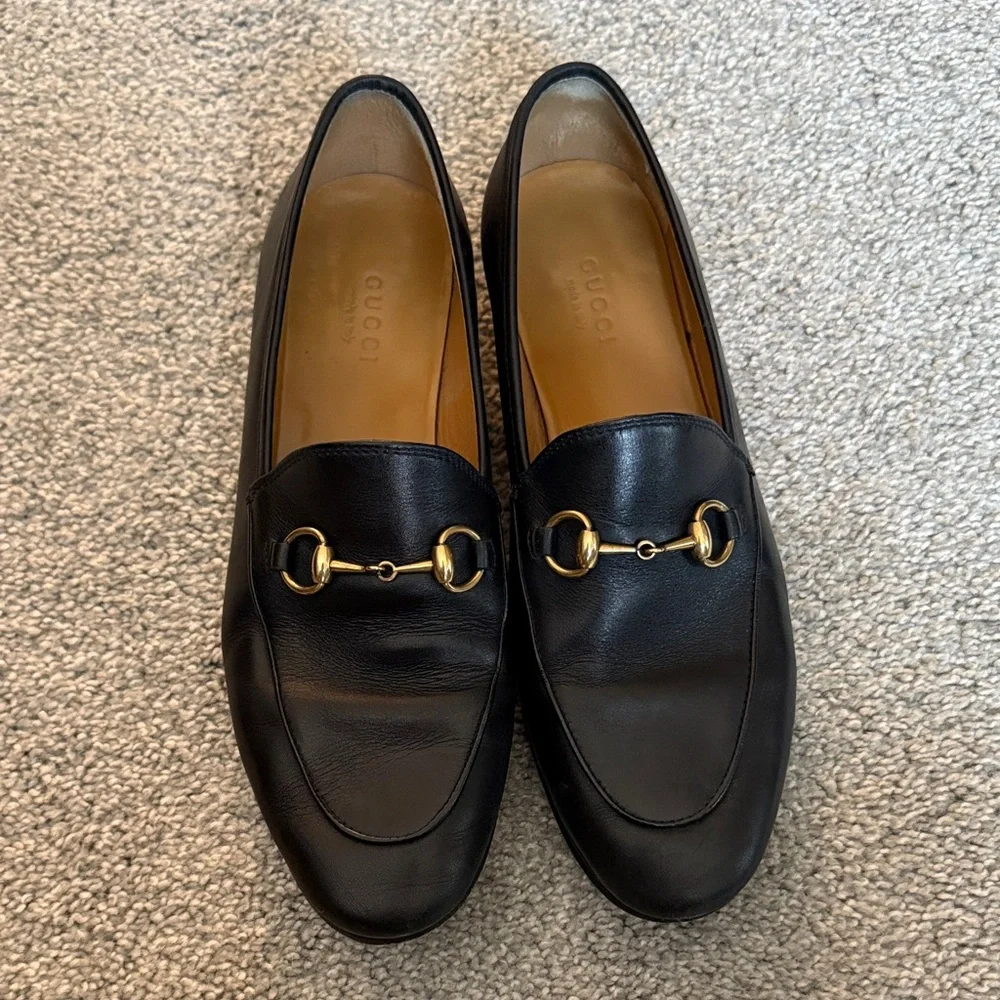 Gucci Black Leather Loafers with Gold Buckle - Picture 4 of 7